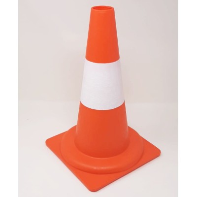 Cono stradale in plastica, non riflettente misura base cm 22x22 altezza cm 36