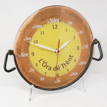 Orologio da muro "Ora de Trent" Polenta nel Paiolo, in plexiglass diametro cm 32 circa, sp. 8 mm